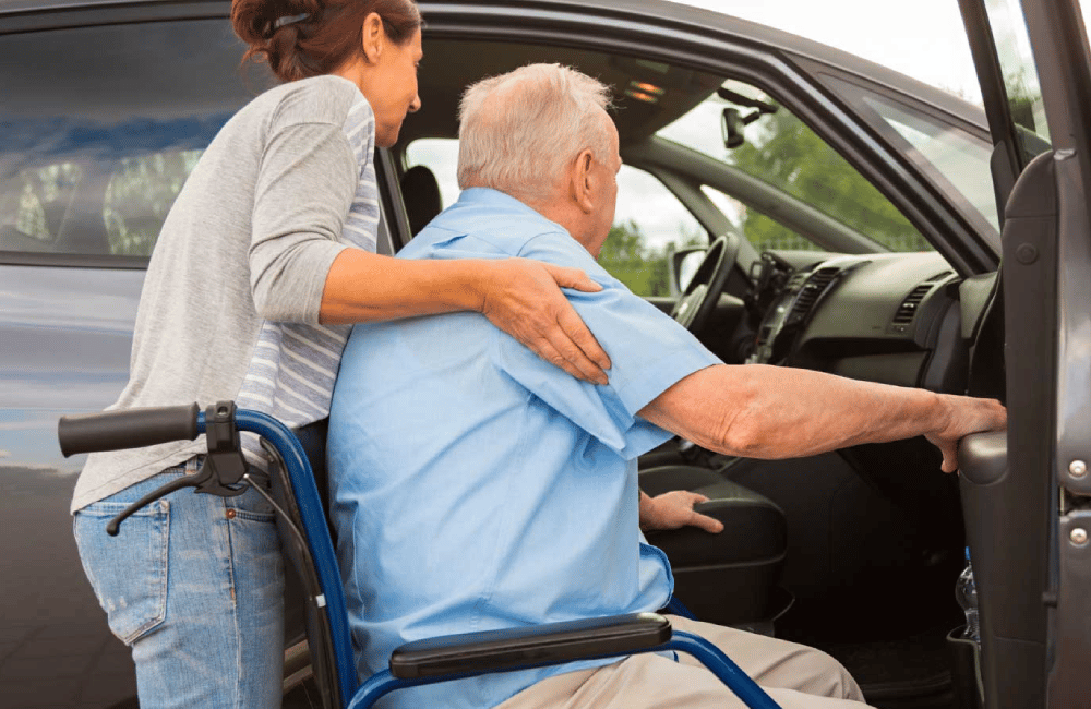 aide à domicile - accompagnement véhiculé personne âgée