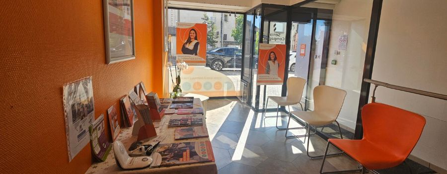Intérieur de l'agence d'aide à domicile Senior Compagnie Le Mans