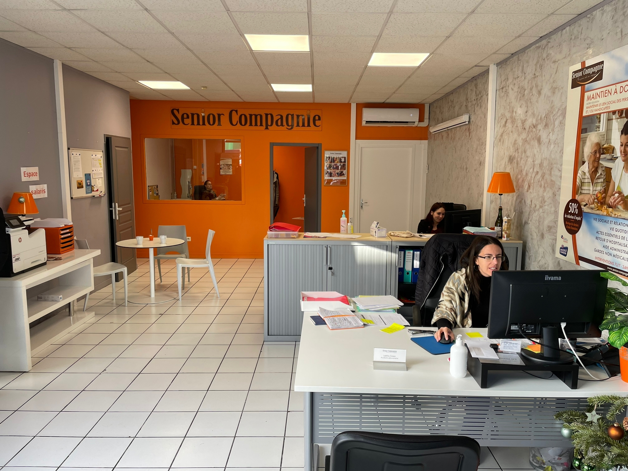 Intérieur de l'agence Senior Compagnie Saint-Genis-Laval pour Aide à domicile