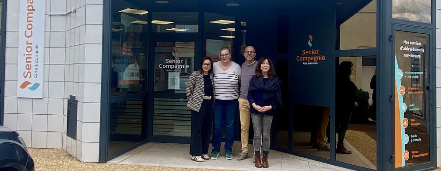 Vitrine Senior Compagnie Soyaux, agence d'aide à domicile