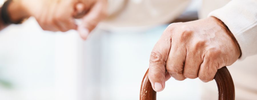 Aide technique à domicile pour les personnes âgées et en situation de handicap