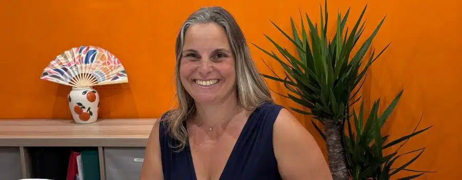 Delphine Etienne, directrice franchisée de l'agence d'aide à domicile Senior Compagnie Gignac-la-Nerthe, dans les Bouches-du-Rhône
