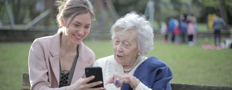 Faut-il mentir à une personne Alzheimer ? Nos conseils aux aidants familiaux