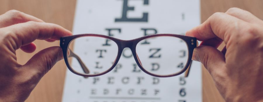 Baisse de la vue avec l'âge : pourquoi et comment la préserver ?