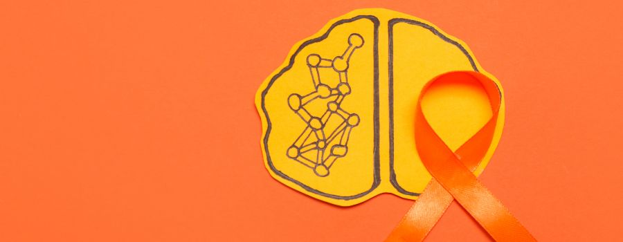 Les symptômes de la sclérose en plaques après 50 ans et les traitements existants