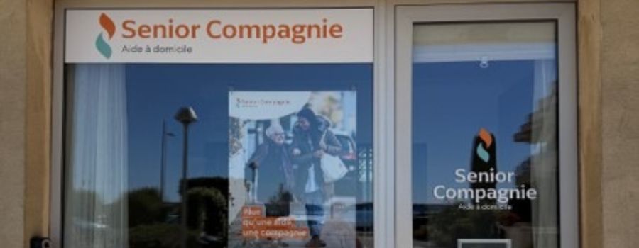 Vitrine de l'agence d'aide à domicile Senior Compagnie Sainte-Maxime