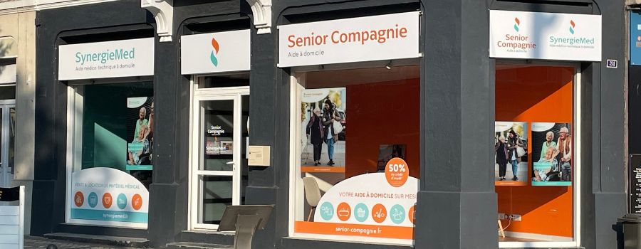 Vitrine de l'agence d'aide à domicile Senior Compagnie Merville